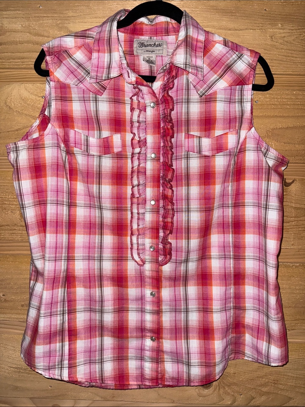 Wrangler Wrancher Pink & white Plaid Ruffled Sleeveless Western Shirt peal snaps